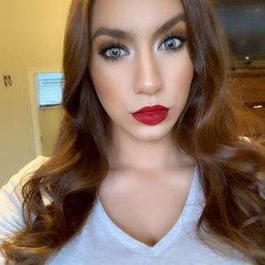 Meet your Posher, Victoria